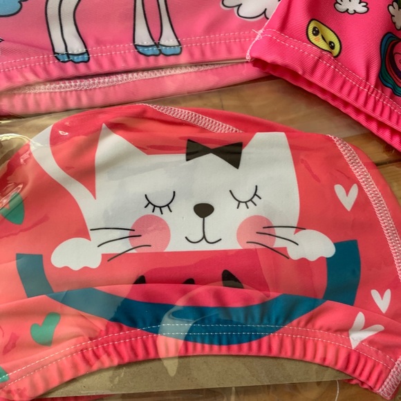 5/$20 4 pack of baby/toddler bathing caps. - Picture 4 of 5